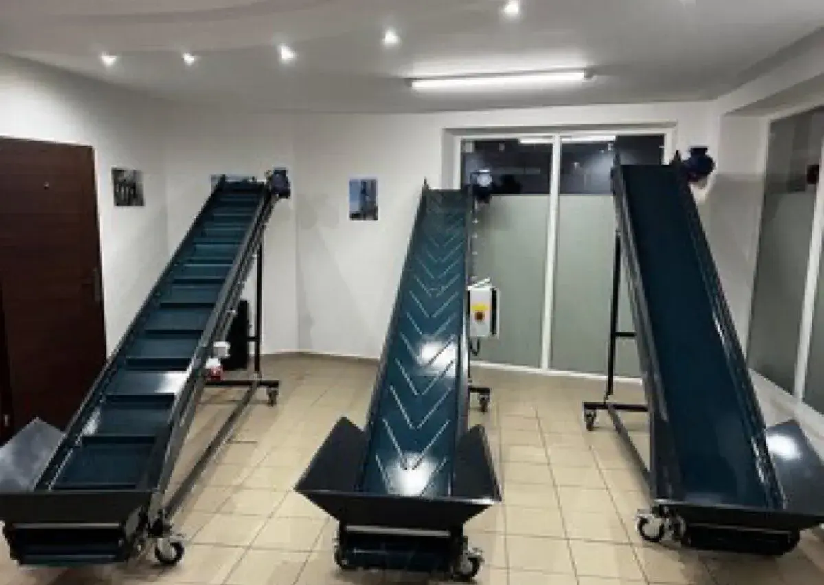 NOVÝ PÁSOVÝ DOPRAVNÍK 4 m – 2,2 kW