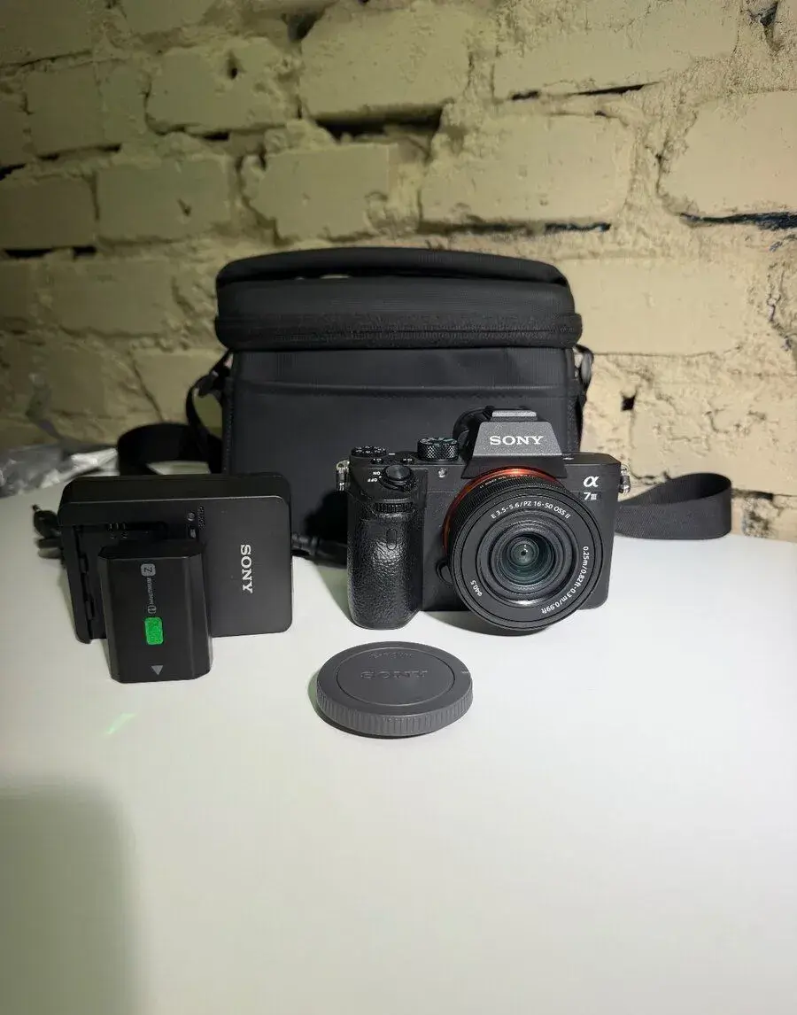 Sony Alpha A7 III & Sony E PZ 16-50 m f/3.5-5.6 OSS II