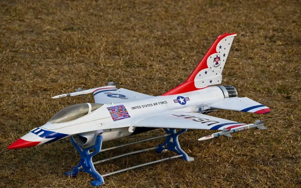 F - 16 Falcon ,RC lietadlo
