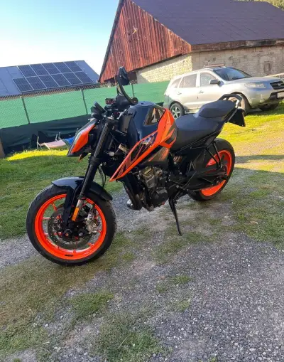 KTM Duke 790