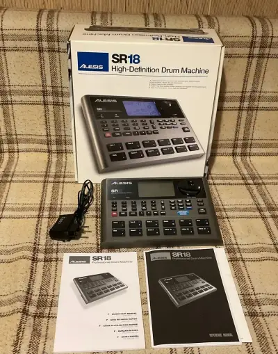 ALESIS SR 18