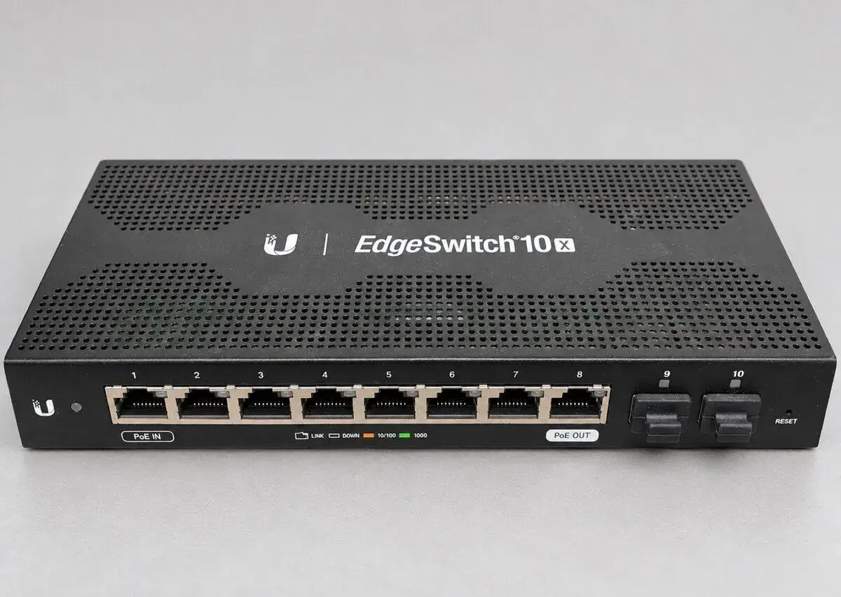 Ubiquiti EdgeSwitch 10X ES-10X – gigabitový switch
