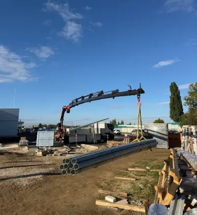 Autodoprava s hydraulickou rukou - dosah 25m