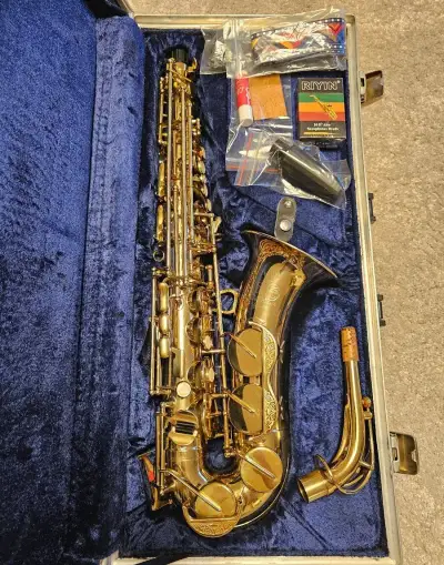 Alt Saxofón AMATI AAS32 ako nový