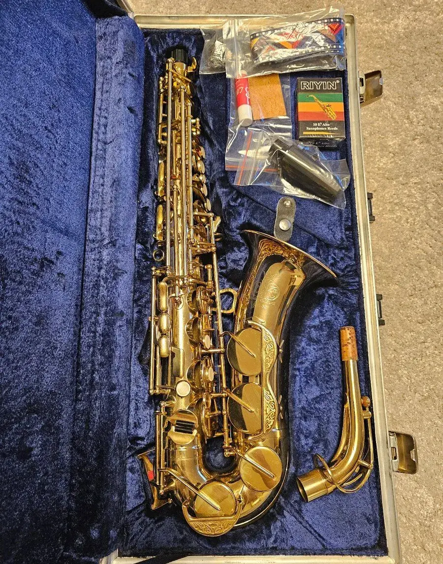 Alt Saxofón AMATI AAS32 ako nový