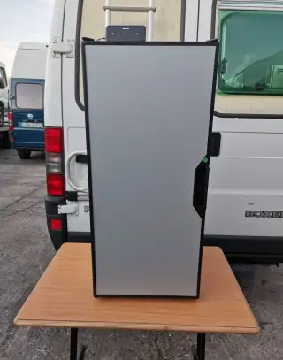 Kompresorovu chladnicku do autokaravanu a privesu