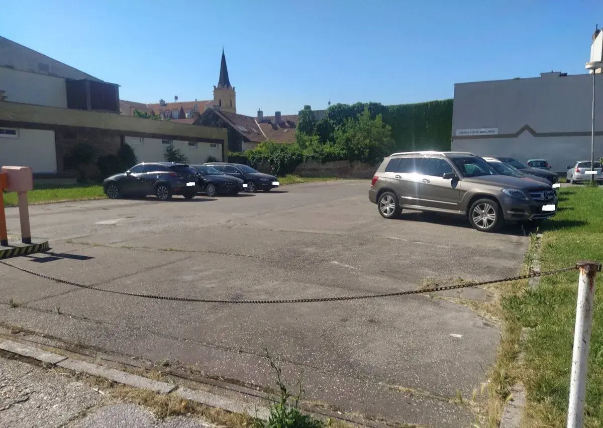 Prenajmeme parkovacie miesto v centre Nitry