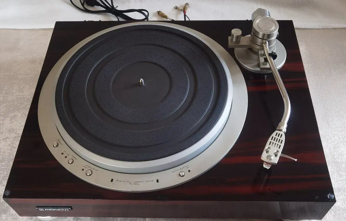 Gramofón Pioneer PL-50L