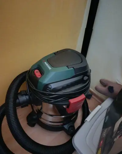 Vysávač Parkside PWD 12 B1 na suché aj mokré vysávanie
