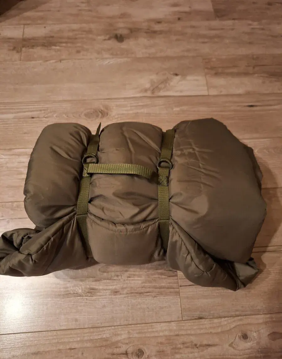 Nový nepoužívaný vojenský spací vak (spacák)
