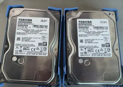 TOSHIBA HDD 1TB 2kusy