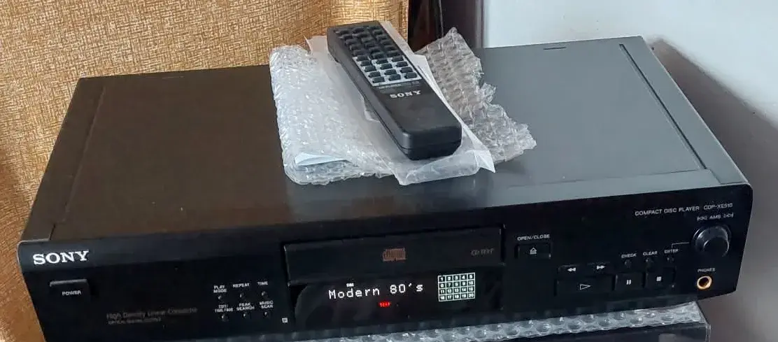SONY CDP-XE510 – CD prehrávač s novým laserom + ovládač