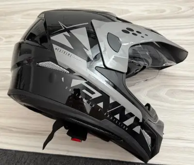 KENNY Extreme black prilba