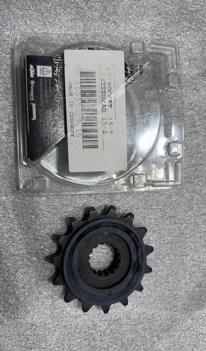 Nove ozubene kolecko OE KTM 690 15Z