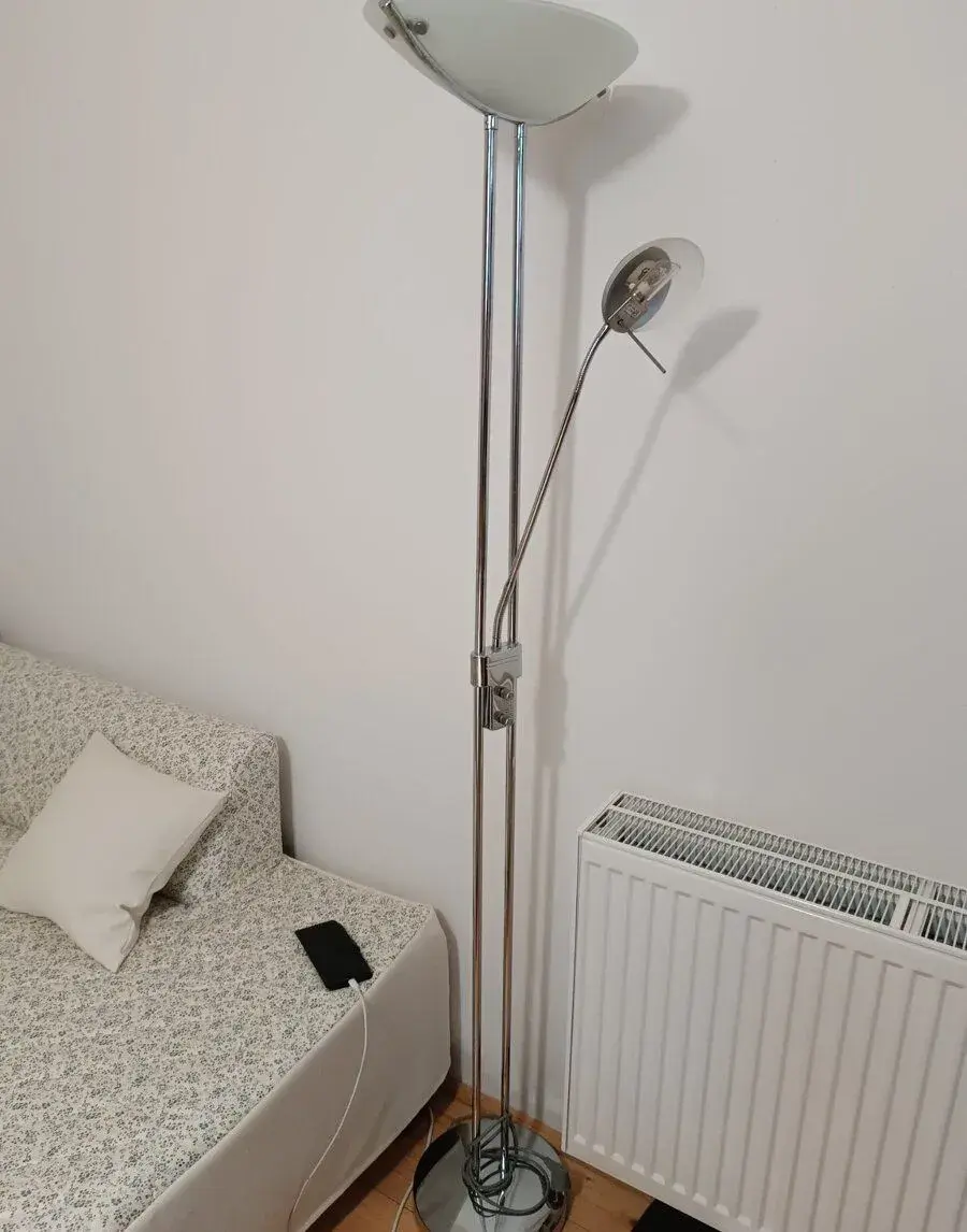 Stojanovú lampu