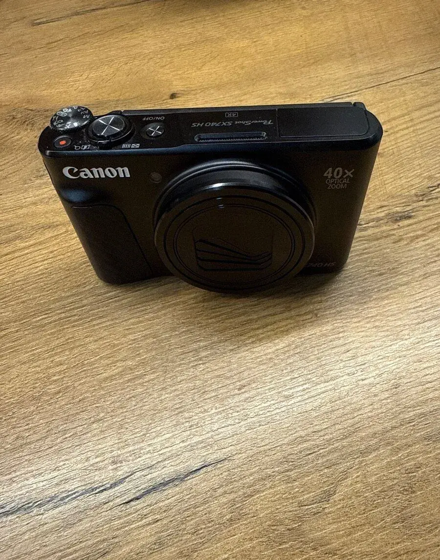 Canon Power shot SX740 HS