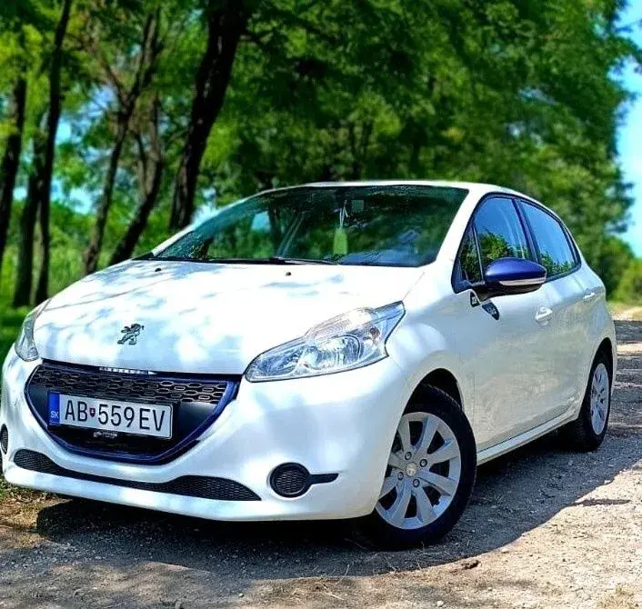 Peugeot 208 – 2014, 122 844 km
