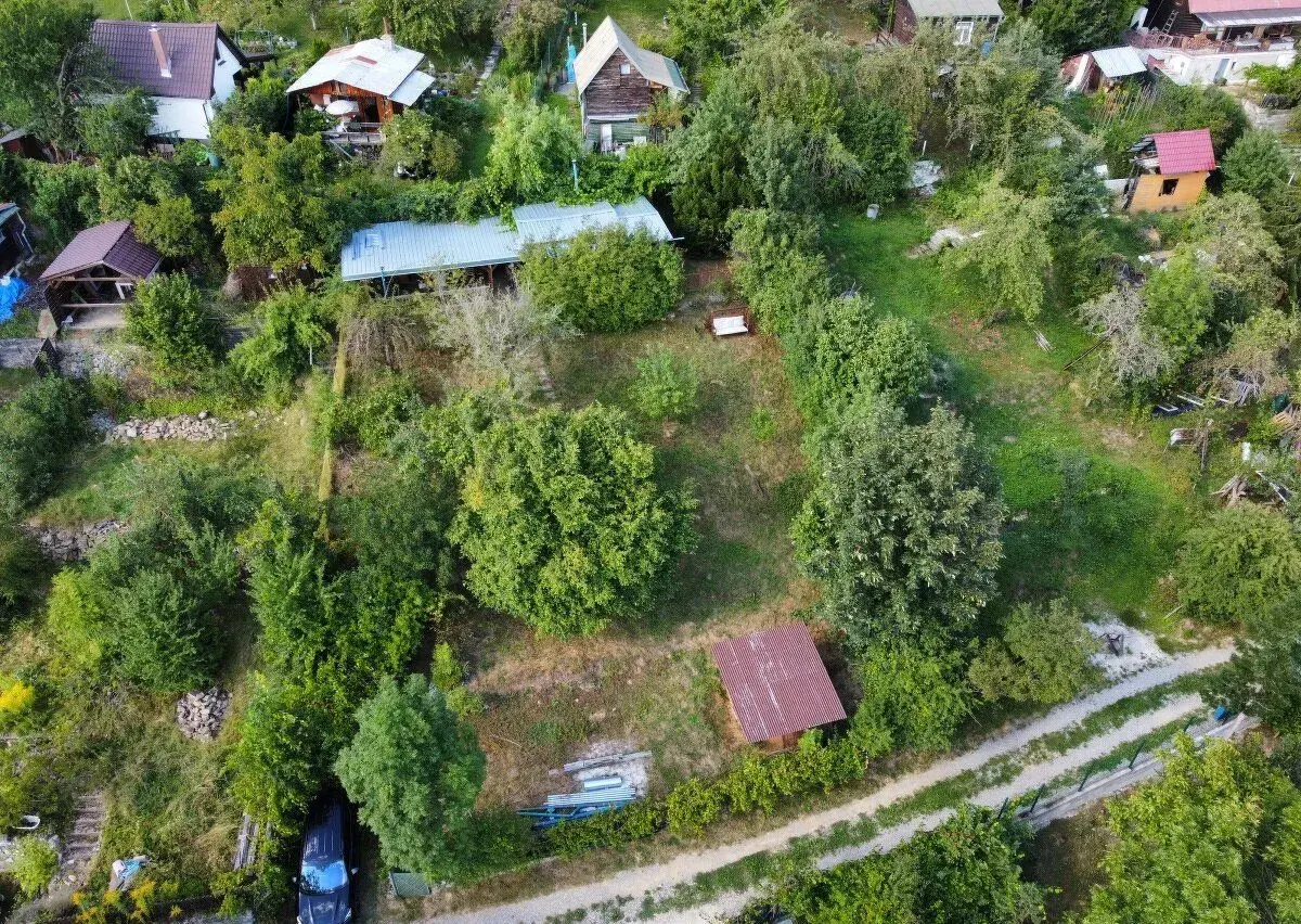 Záhradná chatka s pozemkom /619 m2/ Žilina - Budatín/ Dubeň