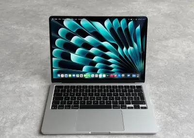 MacBook Air 13" M4 | 16GB/256GB | V ZÁRUKE