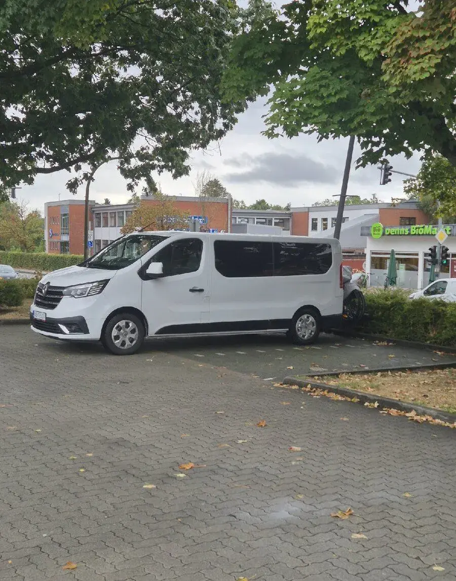 Minibus 8+1