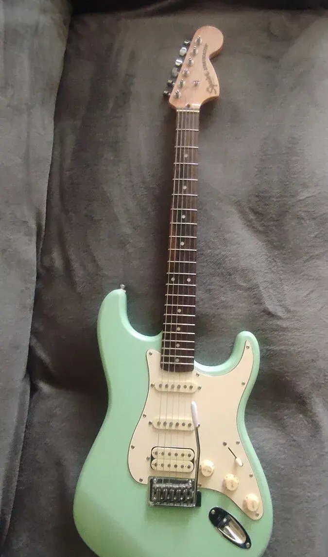 Elektrickú gitaru Squier