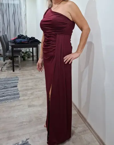 Spoločenské šaty