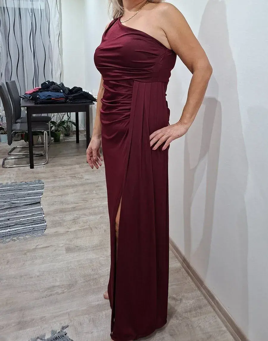 Spoločenské šaty