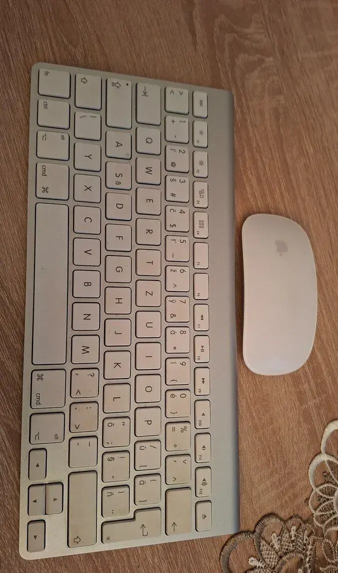 Apple Magic bezdrôtová klávesnica+ myš , Sk – biela