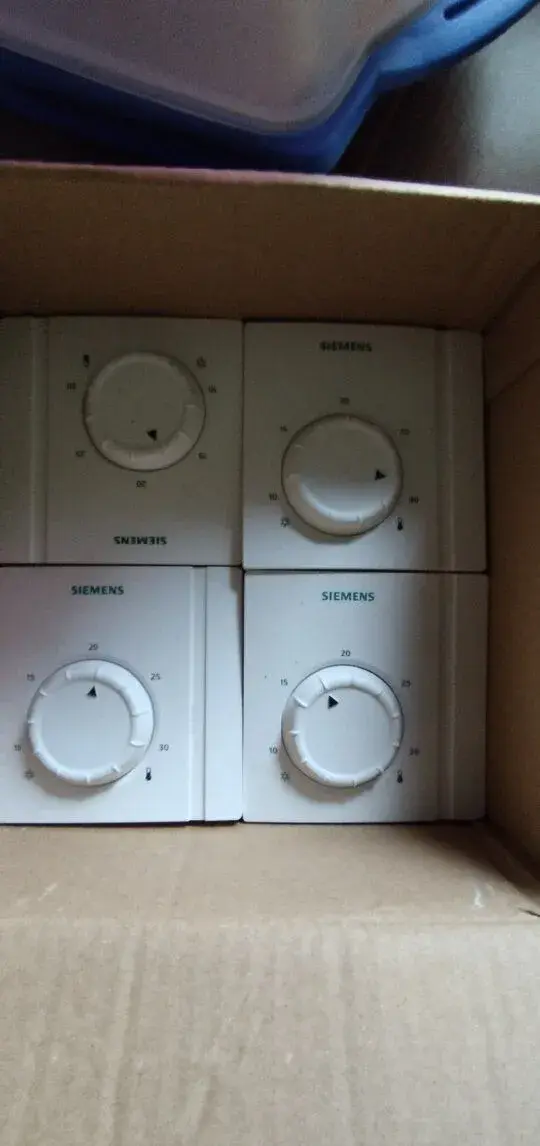 Izbový termostat Siemens