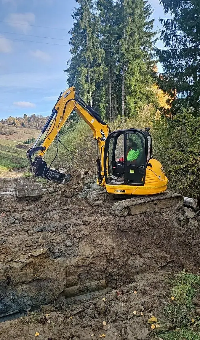 Jcb 8055 rts pasovy bager