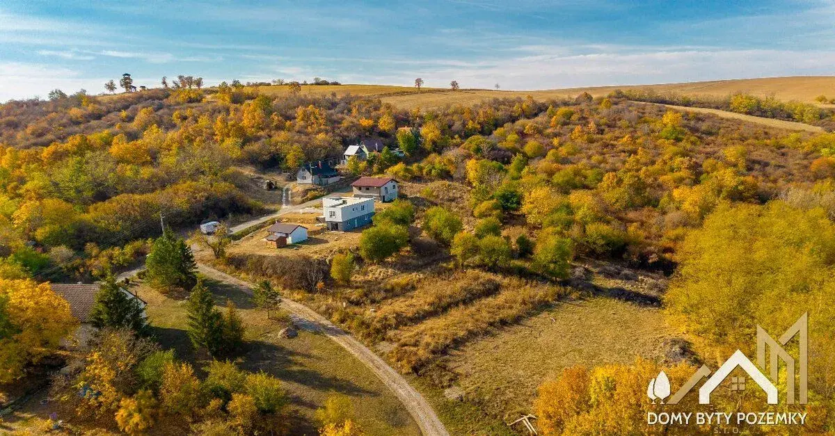 Stavebný pozemok s výmerou 3 500 m² v obci Hontianske Tesáre