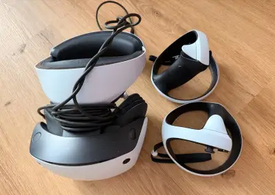 Sony PlayStation VR2 + ovládače – ako nové
