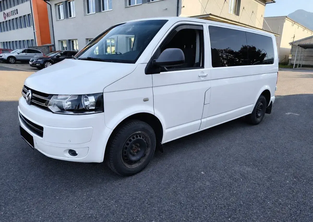 Volkswagen Caravelle – 2014, 15 000 km