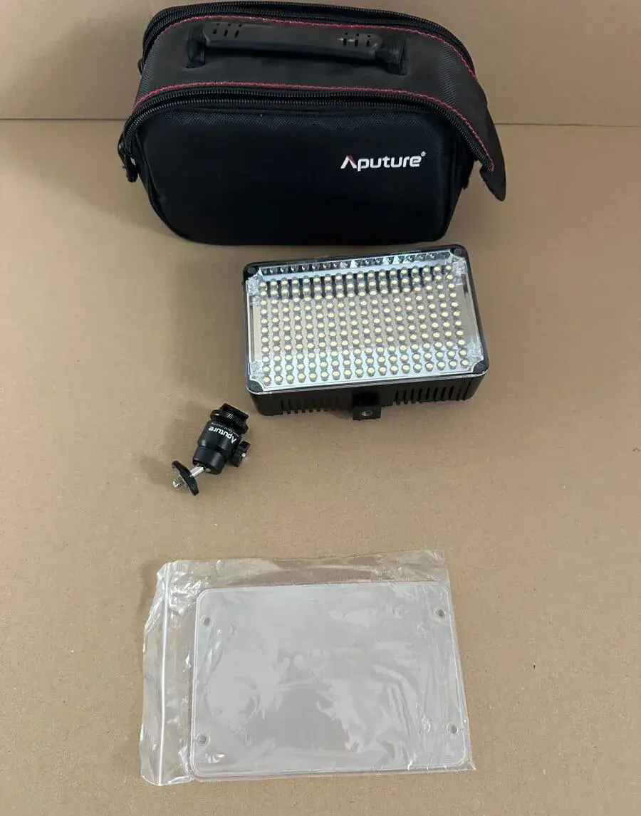 LED prisvietenie na zrkadlovku Aputure Amaran AL-198C