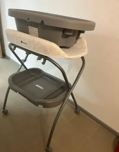 multifunkčný prebaľovací pult s vaničkou Petite&Mars Spa 3v1