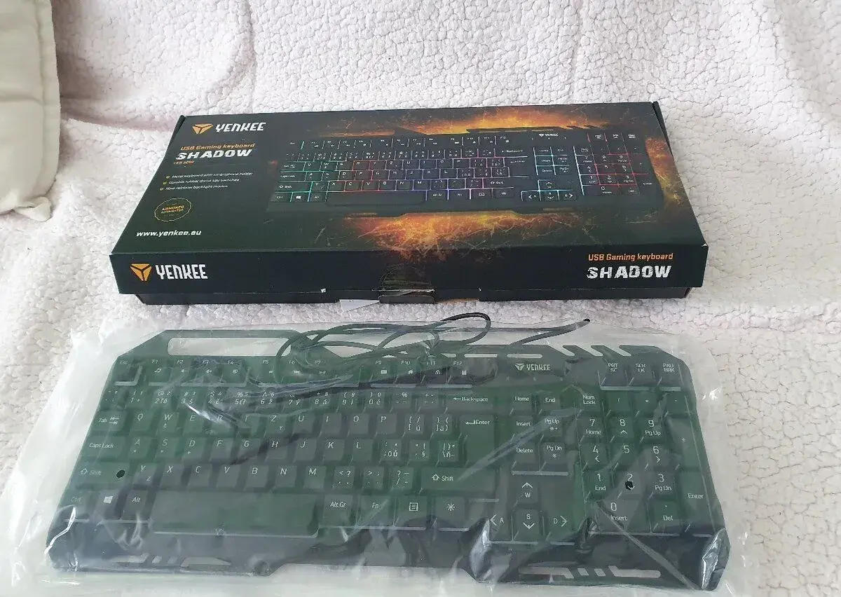 klávesnicu Yenkee Shadow YKB 3200 – SK rozloženie