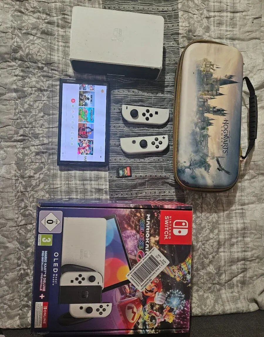 Nintendo Switch (OLED model)