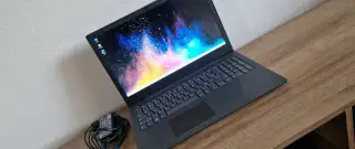 BB SK/ENG Zaruka 15.6" Core i5 12GB RAM 384GB NVMe SSD Wind