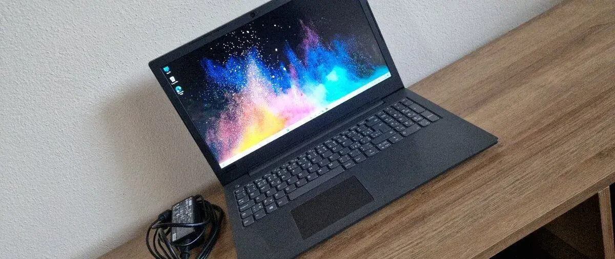 BB SK/ENG Zaruka 15.6" Core i5 12GB RAM 384GB NVMe SSD Wind
