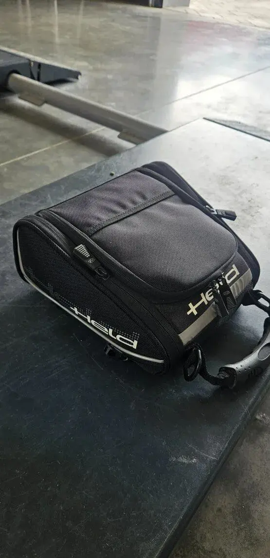 Held taška