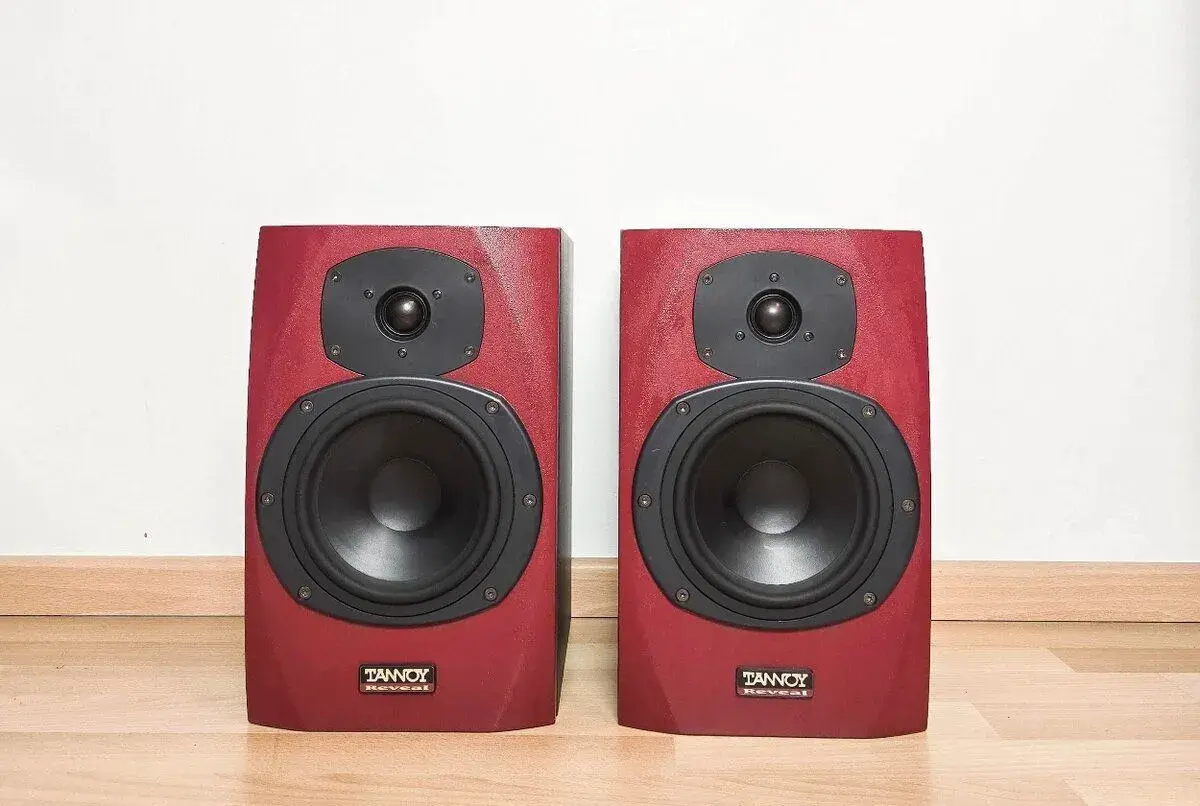 Tannoy Reveal / pasivne studiove monitory