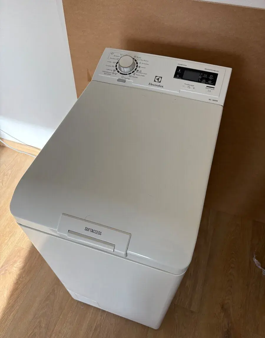 Vrchom plnená práčka Electrolux EWT1366HDW