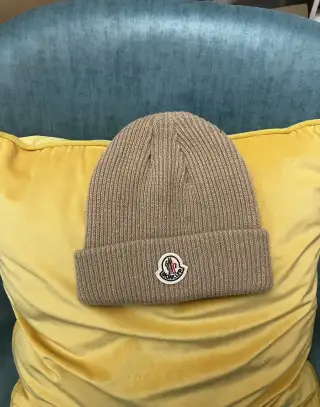 Moncler čiapka hnedá