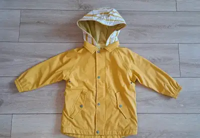 Zara bunda do dažďa, 110