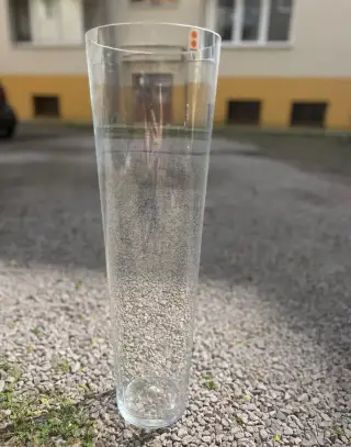 Vysoka váza s uzkym dnom (60cm vyska)