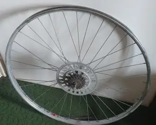 Zadné koleso 28" s trojkolečkom. za 10 eura