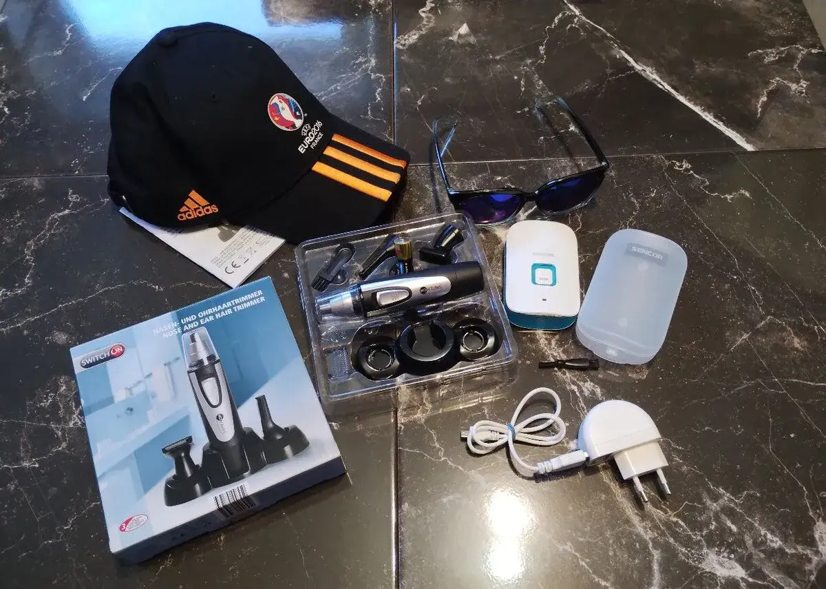 Sencor, Adidas všetko spolu 5,- Euro/nové