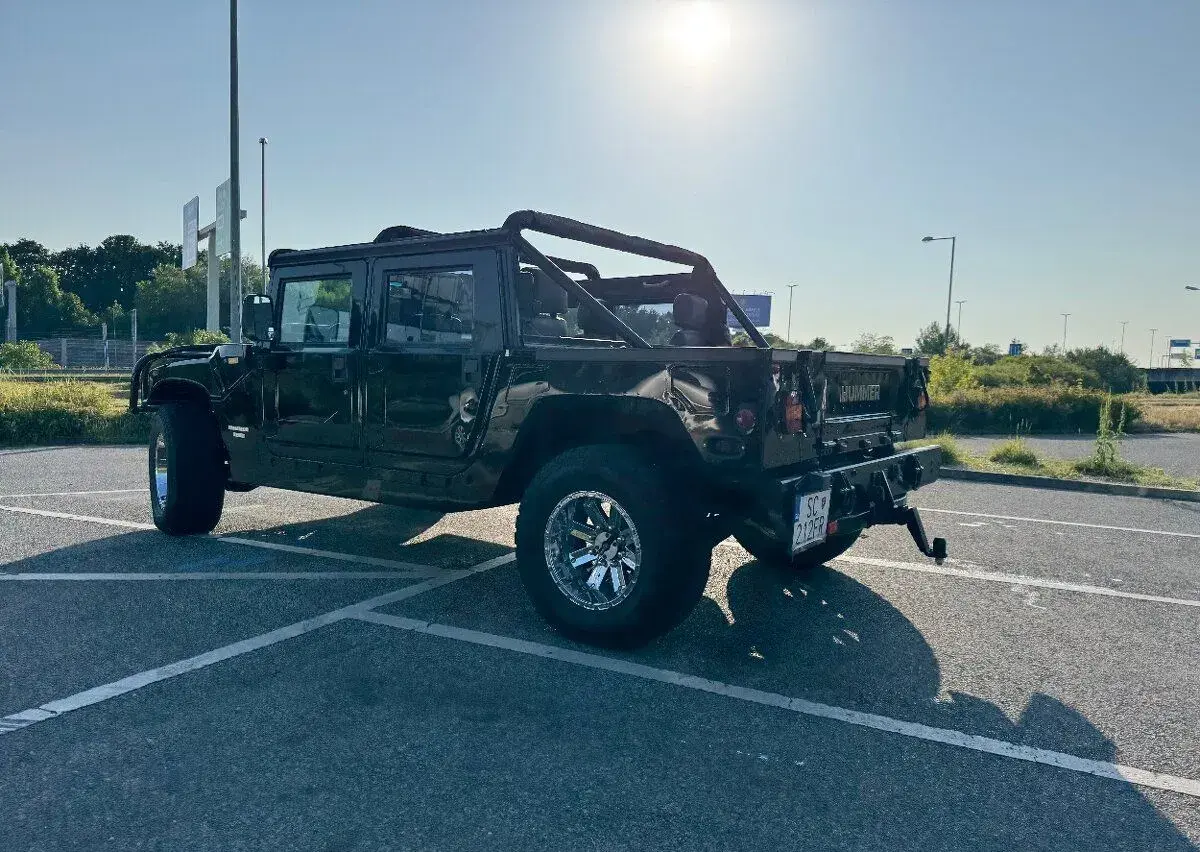 Hummer H1 kabriolet Legenda v čiernej far