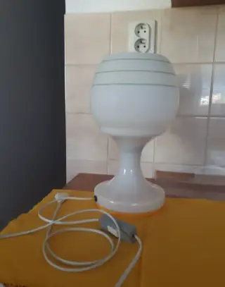 Stolná lampa