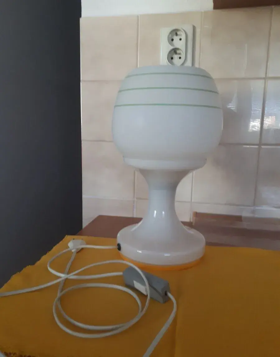 Stolná lampa
